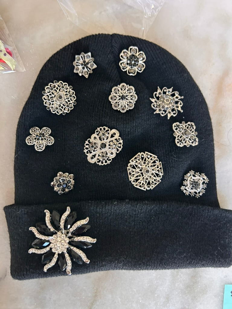 Brooch Beanie