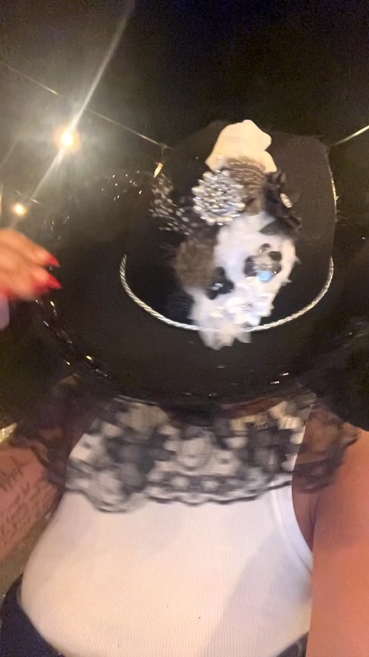 Racy Lacy Cowlady